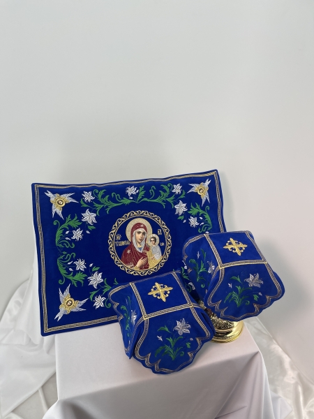 Покровці та воздухи, вишиті на оксамиті, вишивка "Лілії"