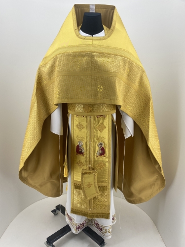 Облачення священника комбіноване з парчі, з вишитим опліччям