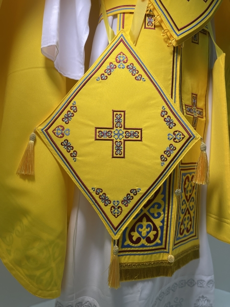 Облачення священника, вишите на габардині, вишивка "Сердечка" з вишитим галуном