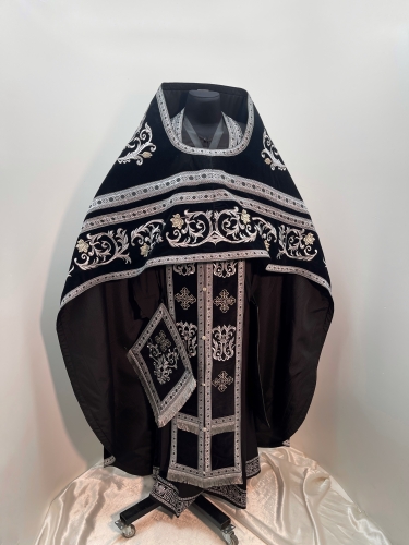 Облачення священника, вишите на оксамиті, вишивка "Троянда" з пришитим галуном