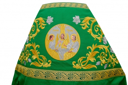 Облачение священника, вишитое на габардине, вышивка "Роза" с пришивным галуном