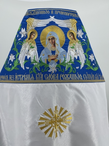 Комбіноване облачення священника вишите на оксамиті, з вишитими іконами, вишивка "Лілії"