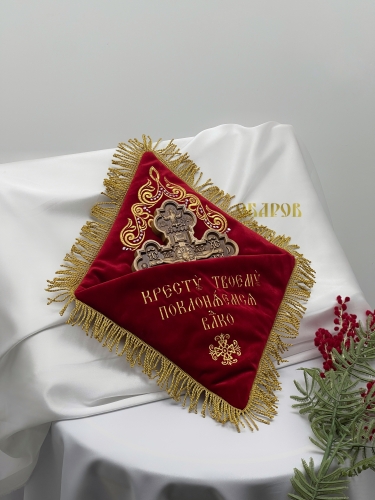 Подушка під хрест