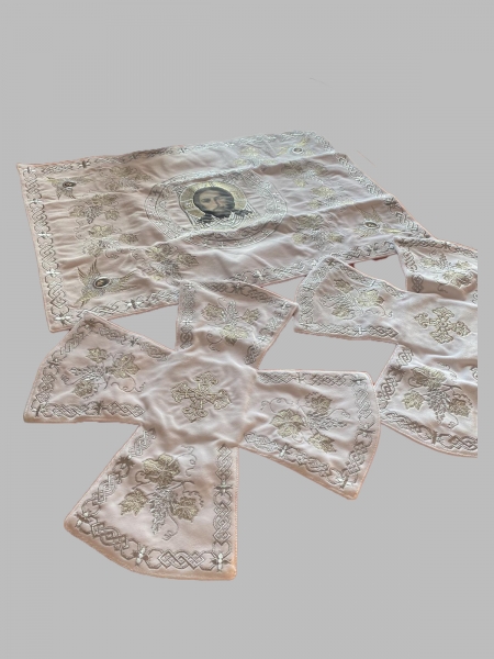 Покровці та воздух з вишивкою "Виноград", з вишитим галуном та іконою "Нерукотворний Образ"