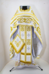 Облачення вишите