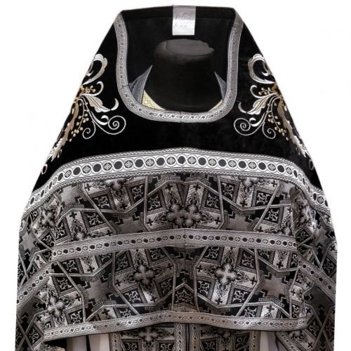 Облачение священника комбинированное из парчи "Вифлеемский крест", с вишитим оплечием, вышивка "Новый узор"