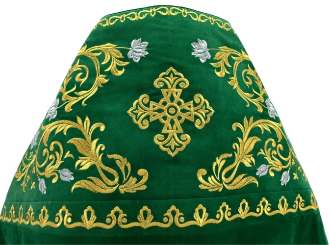 Облачение священника, вишитое на бархате, вишивка "Роза" с вишитим галуном